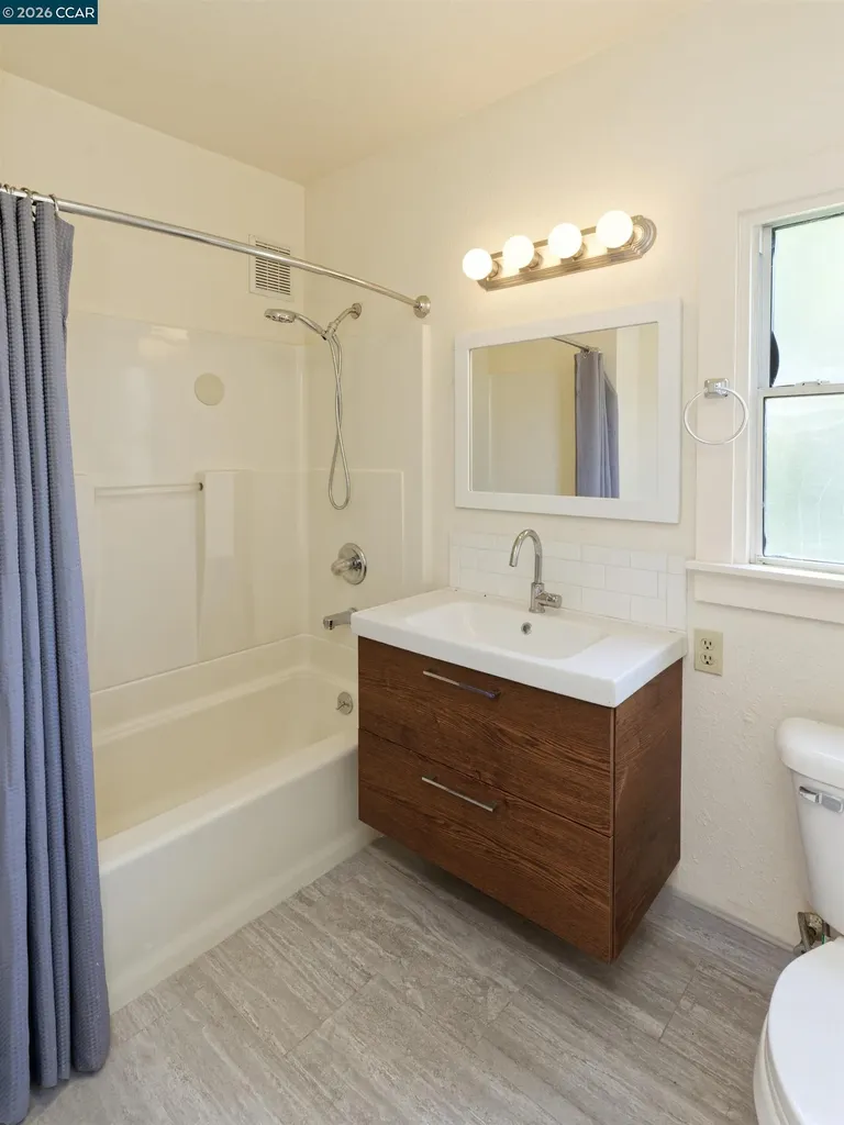 6312 Herzog Street Oakland CA 94608