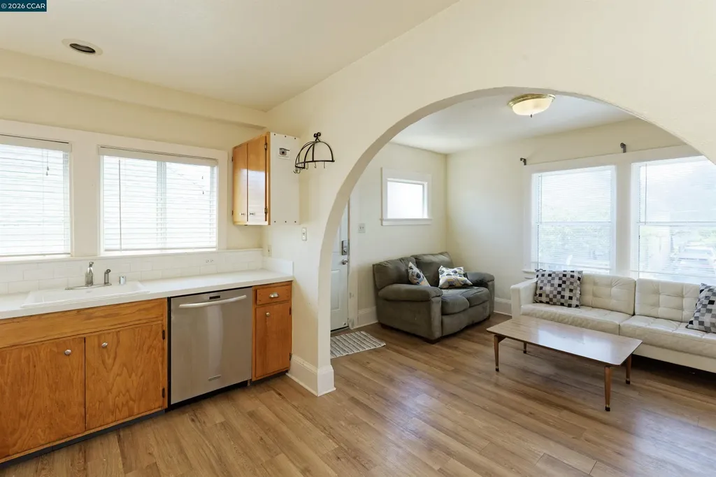 6312 Herzog Street Oakland CA 94608