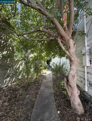 604 Berrellesa Street Martinez CA 94553