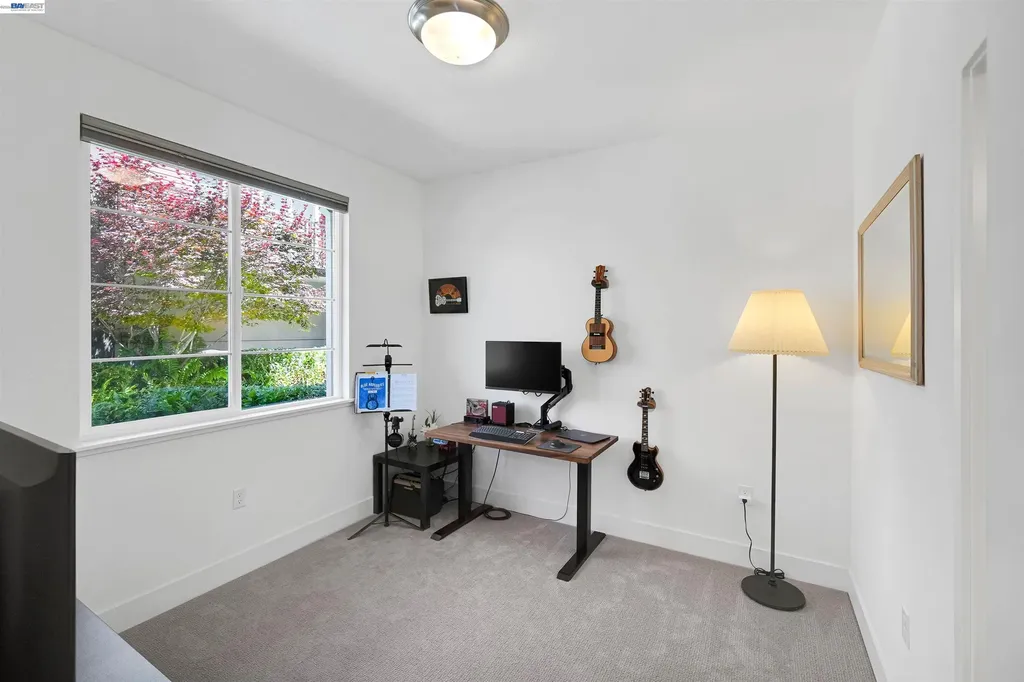 29268 Hub Lane Hayward CA 94544