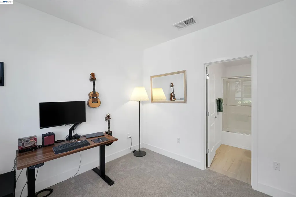 29268 Hub Lane Hayward CA 94544