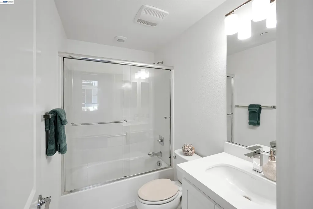 29268 Hub Lane Hayward CA 94544