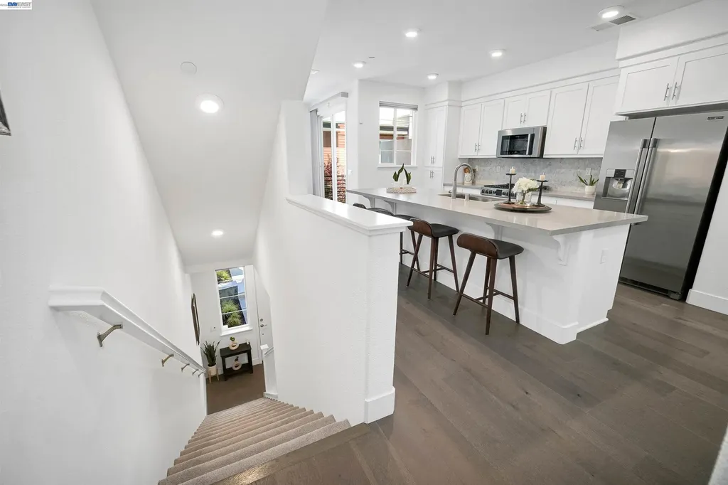 29268 Hub Lane Hayward CA 94544