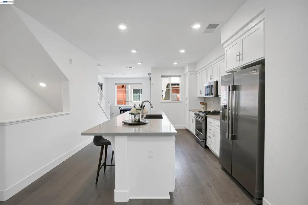 29268 Hub Lane Hayward CA 94544