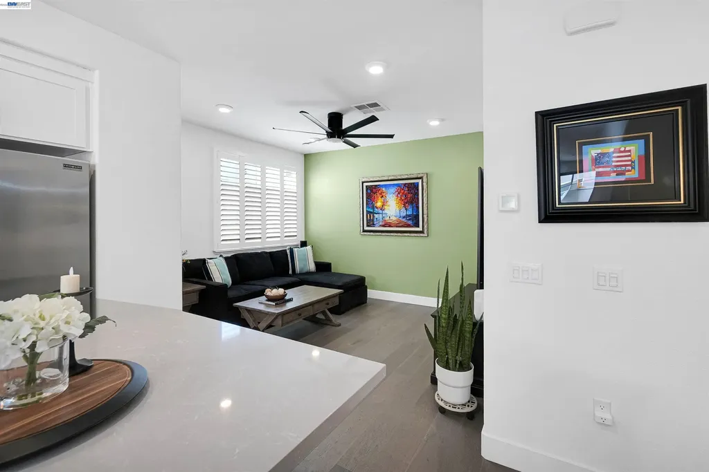 29268 Hub Lane Hayward CA 94544