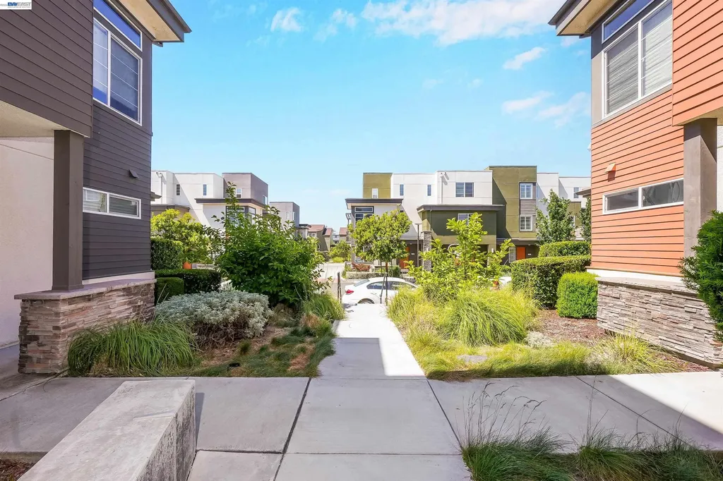 29268 Hub Lane Hayward CA 94544