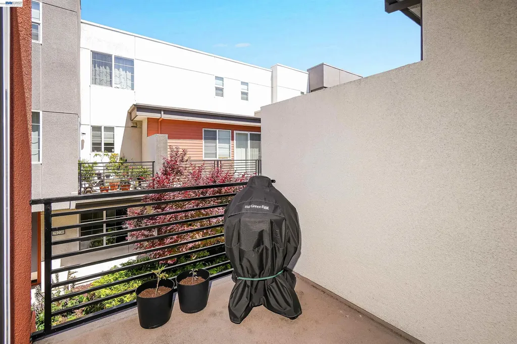 29268 Hub Lane Hayward CA 94544