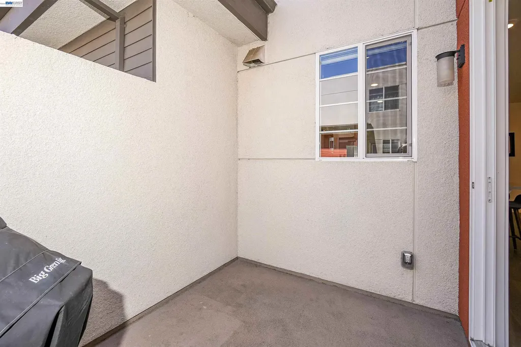 29268 Hub Lane Hayward CA 94544