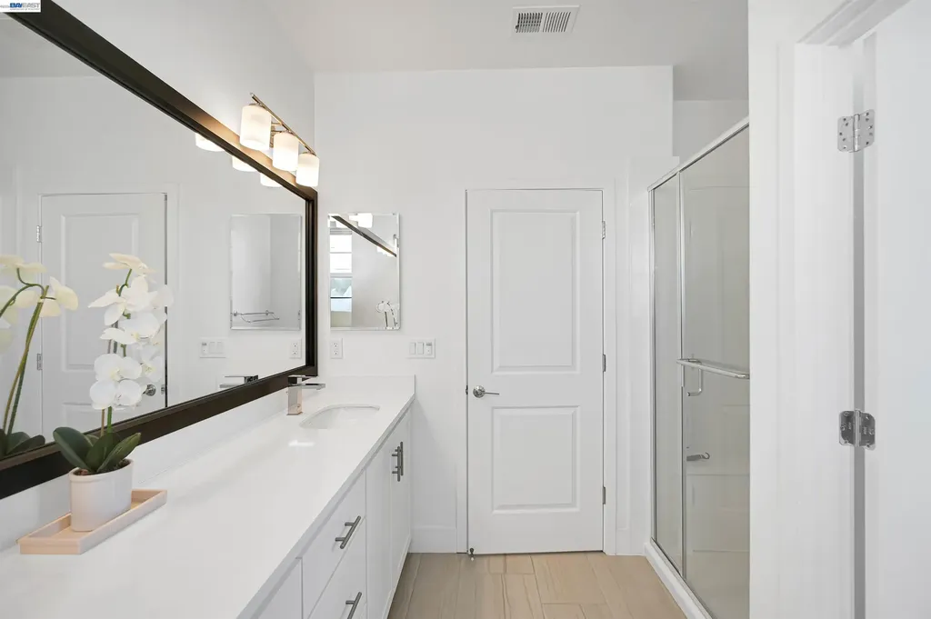 29268 Hub Lane Hayward CA 94544