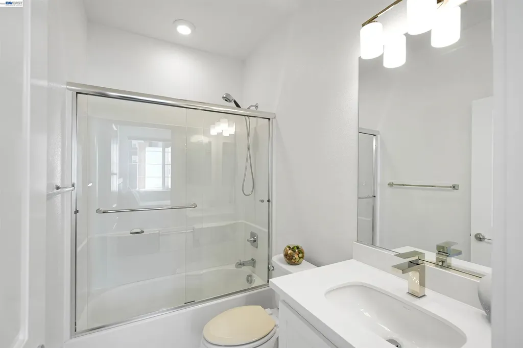 29268 Hub Lane Hayward CA 94544