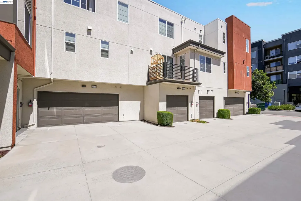 29268 Hub Lane Hayward CA 94544