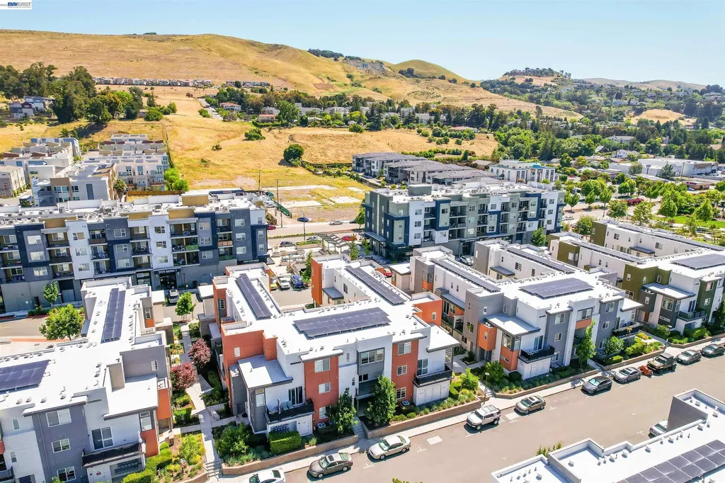 29268 Hub Lane Hayward CA 94544