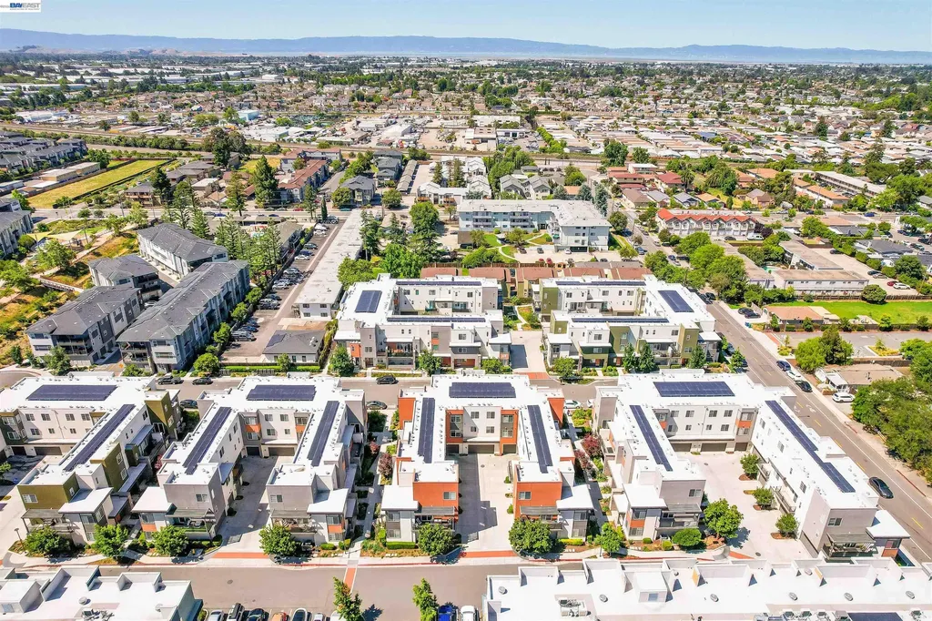29268 Hub Lane Hayward CA 94544