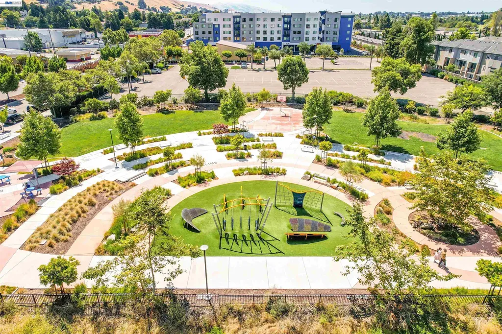 29268 Hub Lane Hayward CA 94544