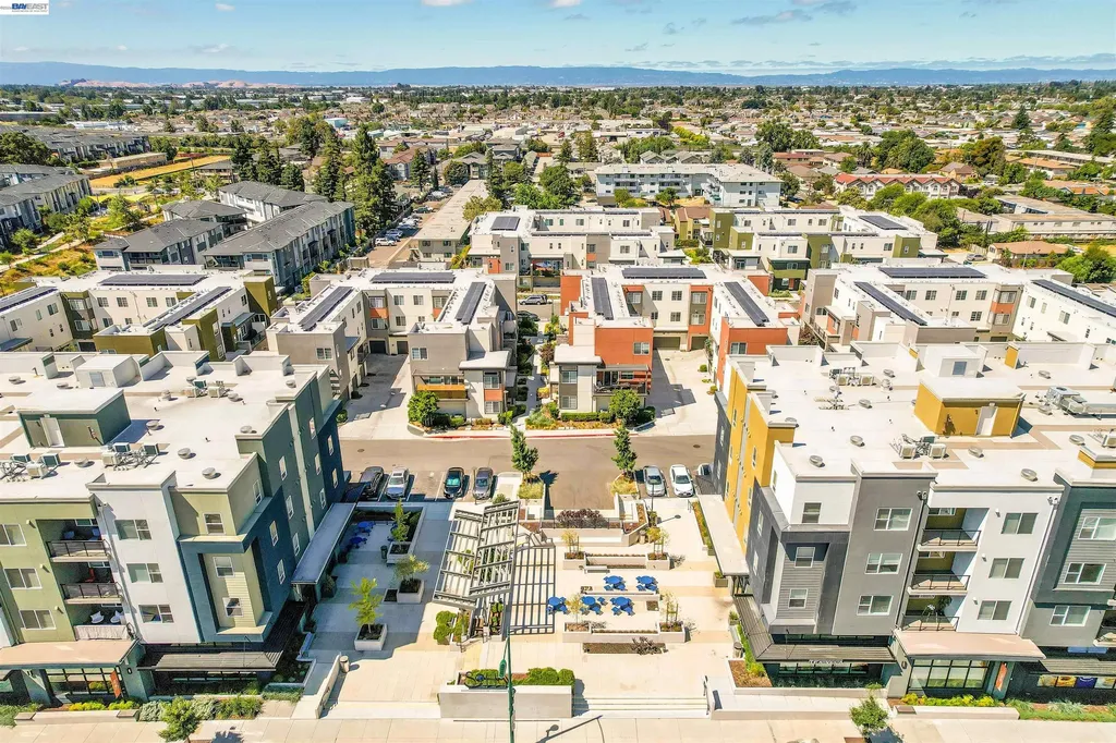 29268 Hub Lane Hayward CA 94544
