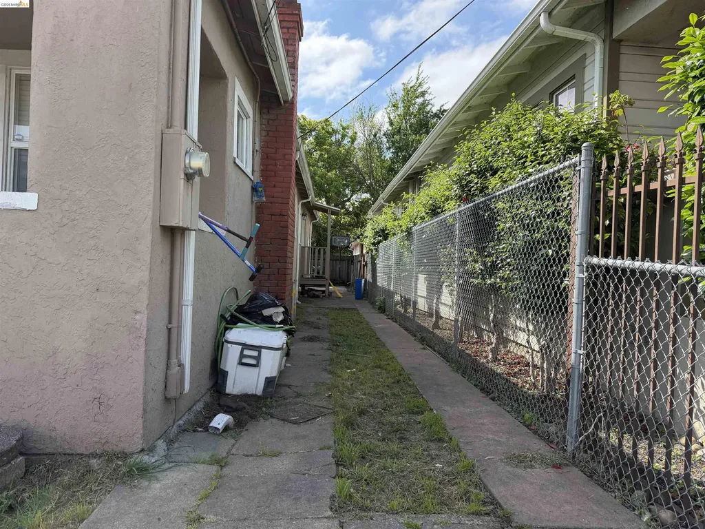 1562 79th Avenue Oakland CA 94621