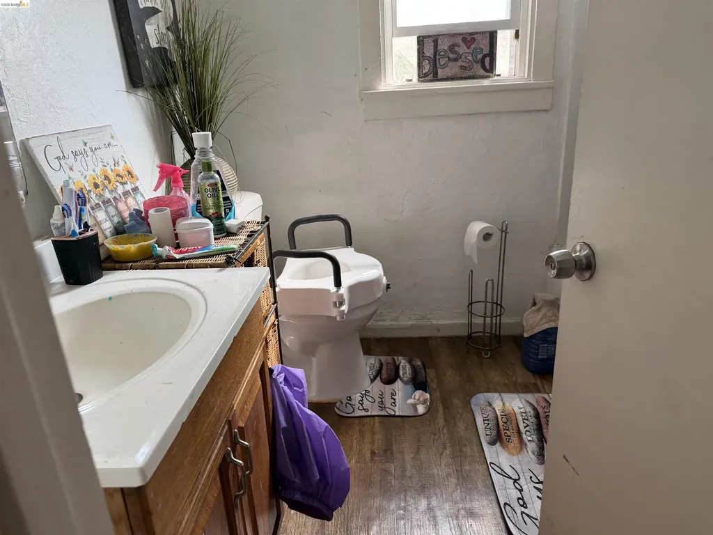 1562 79th Avenue Oakland CA 94621