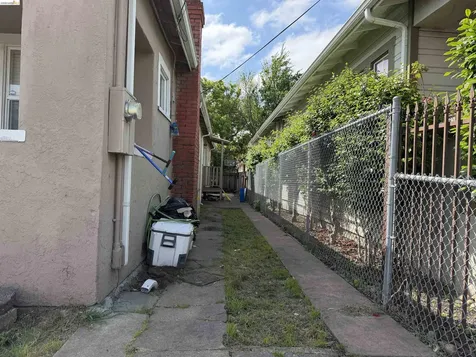 1562 79TH Avenue Oakland CA 94621