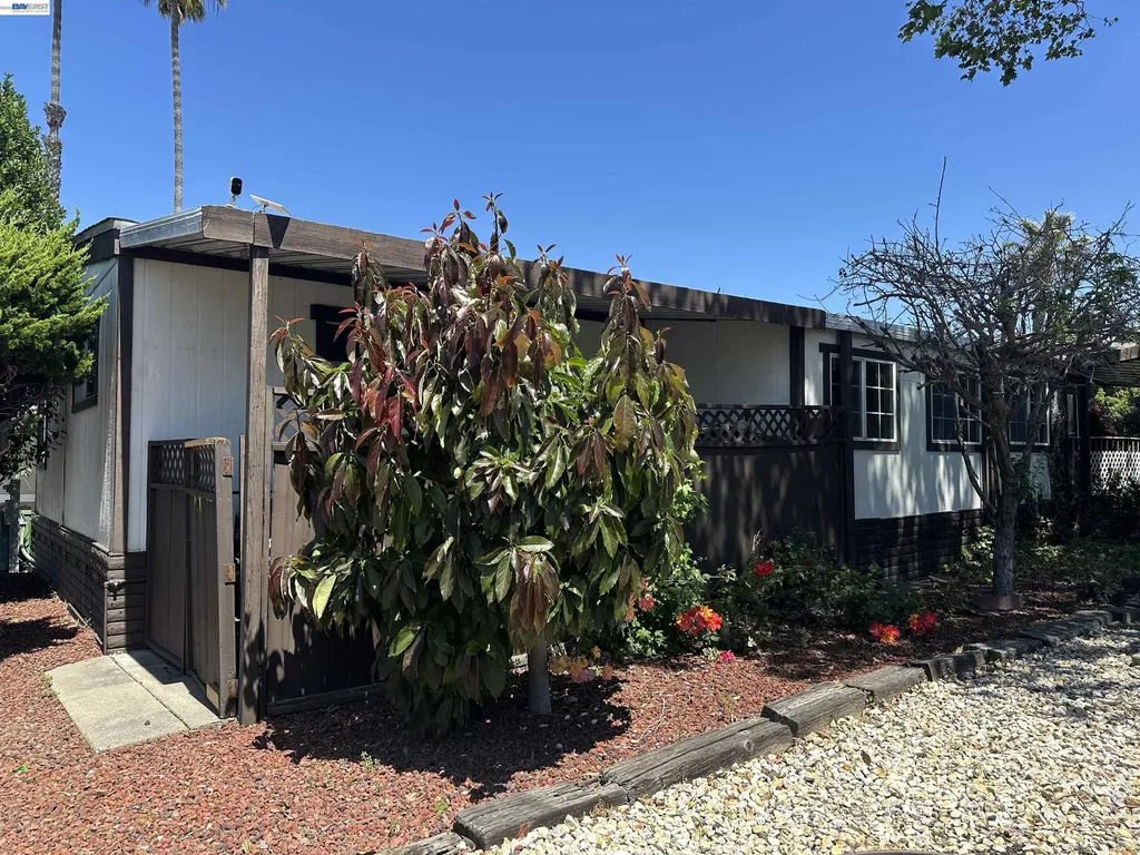 390 Tropicana Way Union City CA 94587