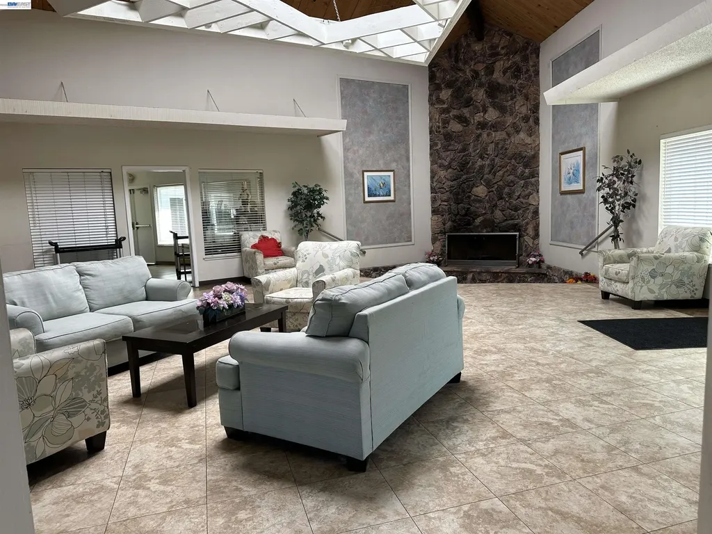 390 Tropicana Way Union City CA 94587