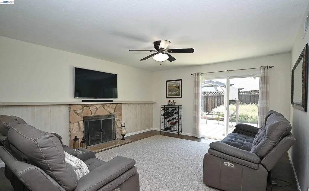 637 Dover Way Livermore CA 94551
