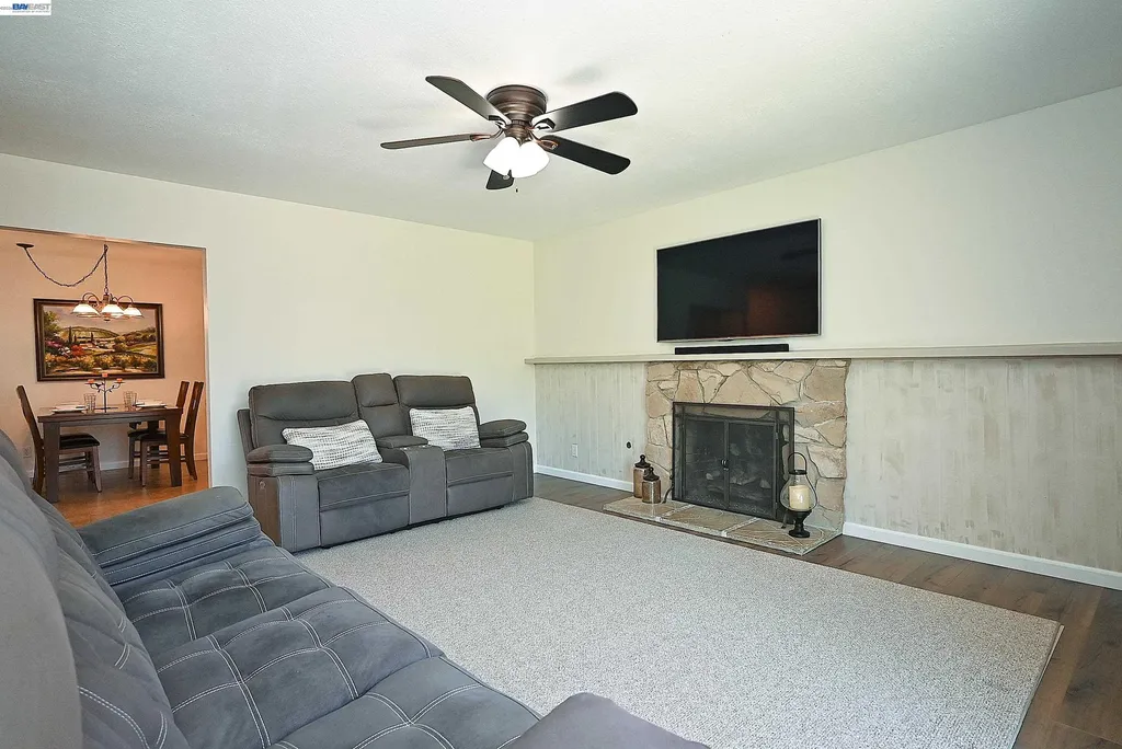 637 Dover Way Livermore CA 94551