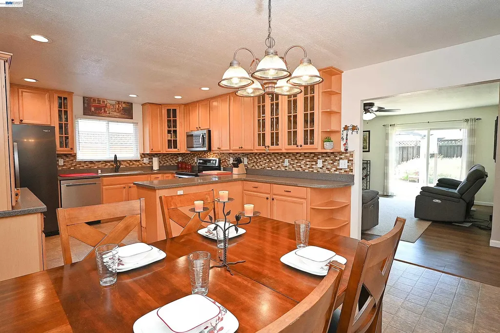 637 Dover Way Livermore CA 94551