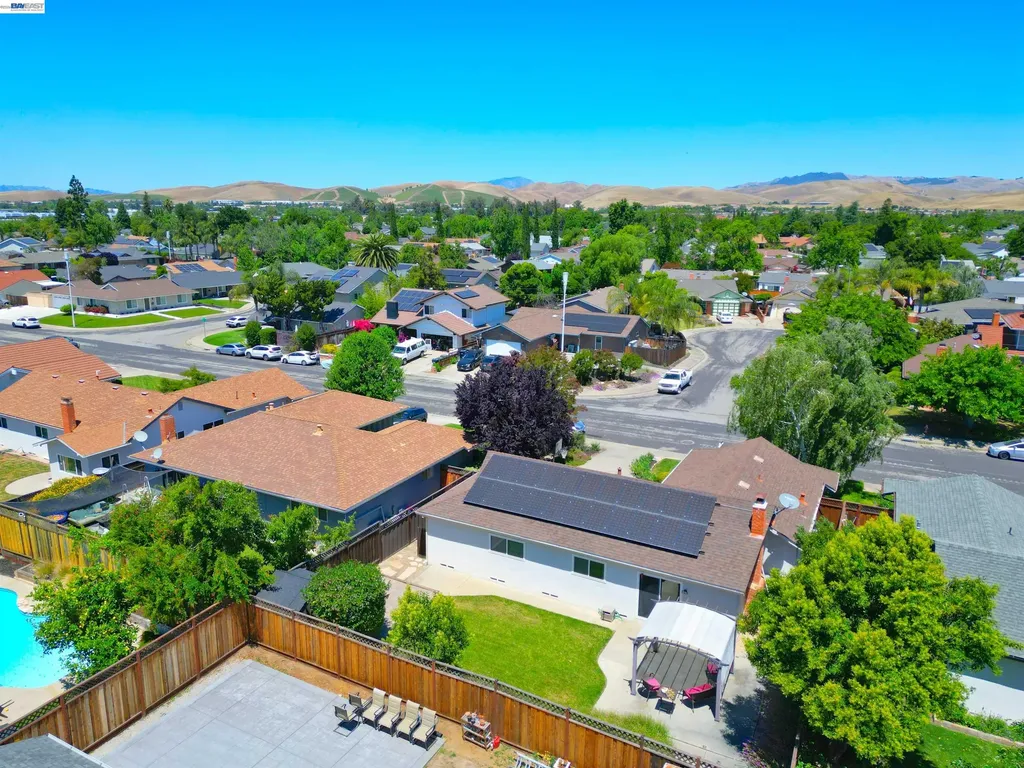 637 Dover Way Livermore CA 94551