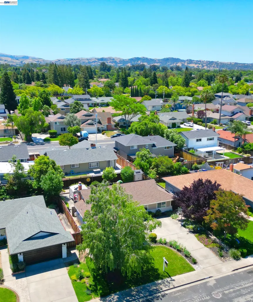 637 Dover Way Livermore CA 94551