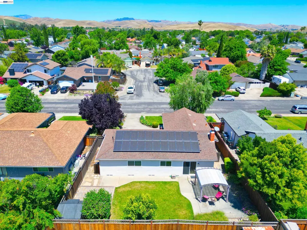 637 Dover Way Livermore CA 94551