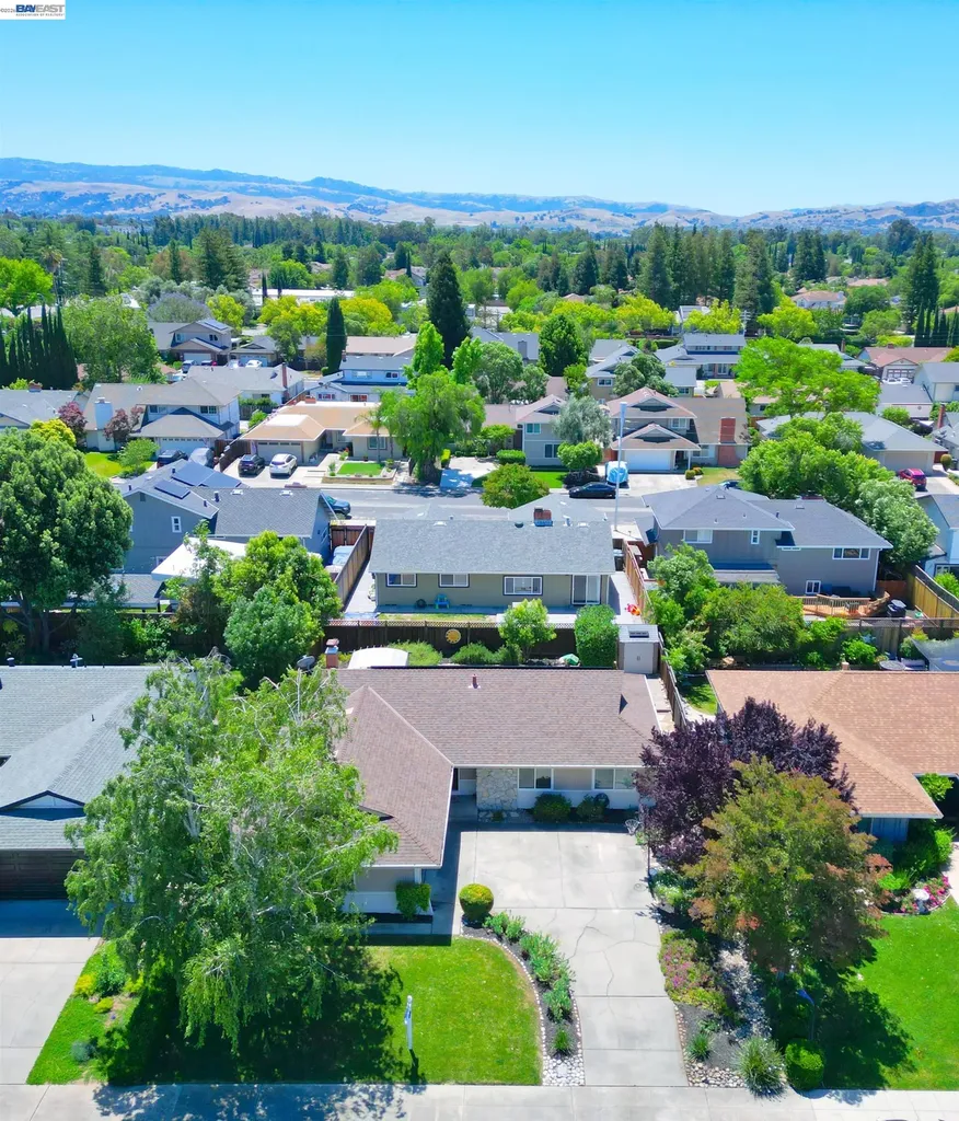 637 Dover Way Livermore CA 94551