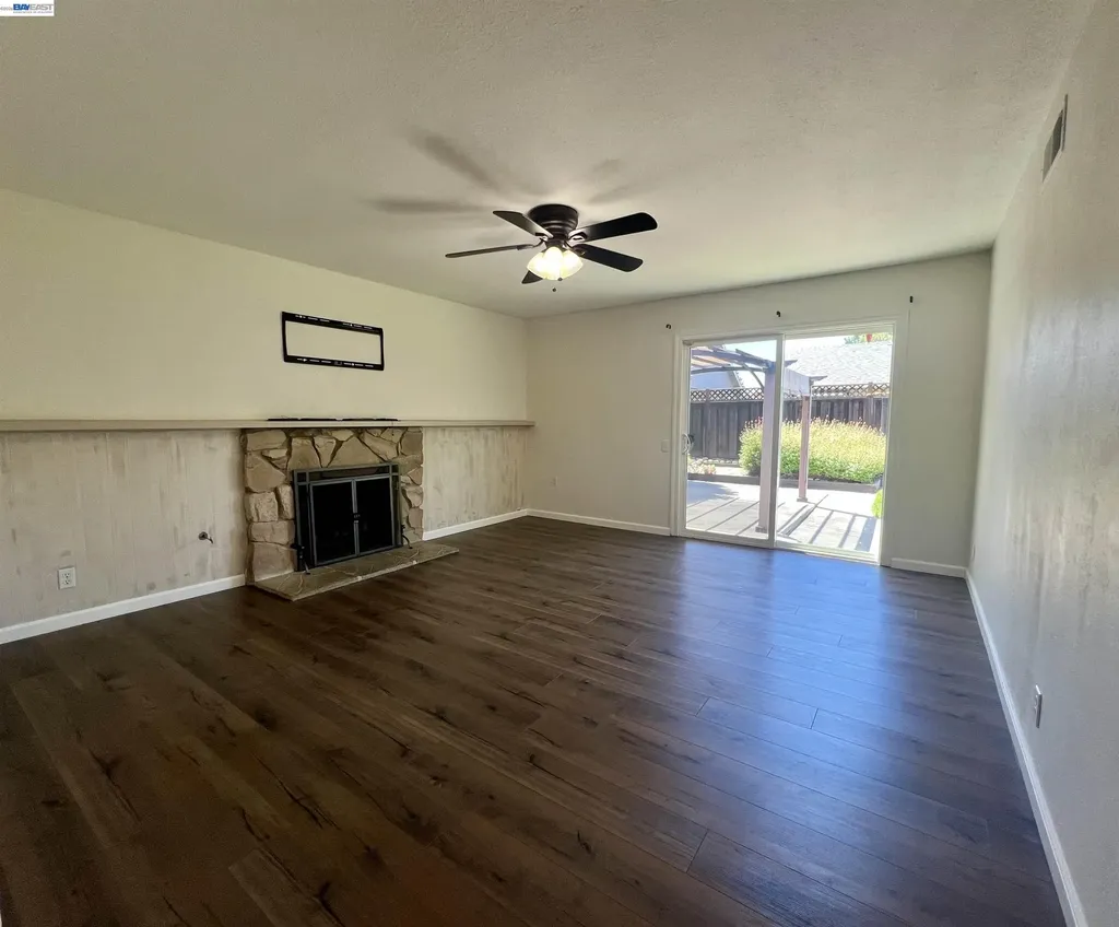 637 Dover Way Livermore CA 94551