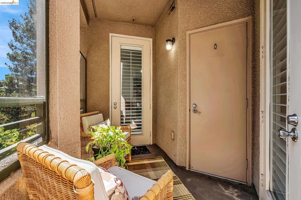 180 Caldecott Lane Oakland CA 94618