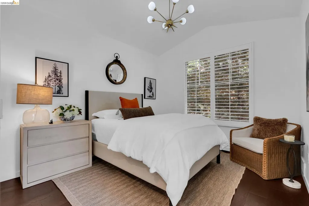 180 Caldecott Lane Oakland CA 94618