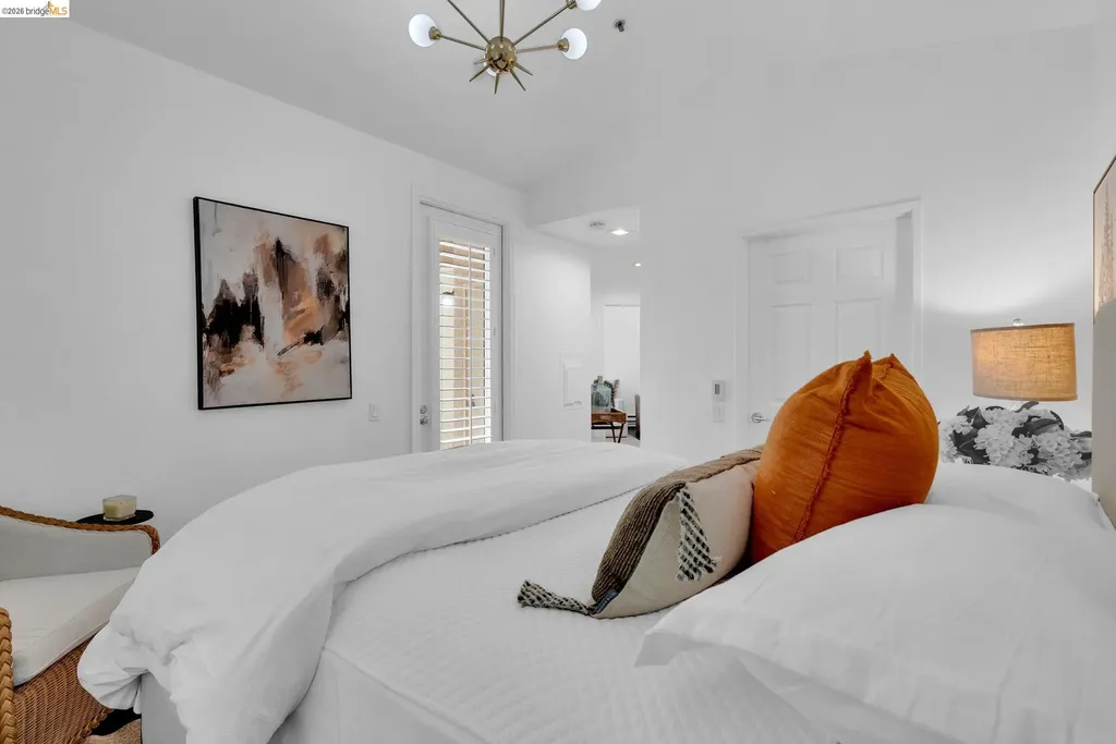 180 Caldecott Lane Oakland CA 94618
