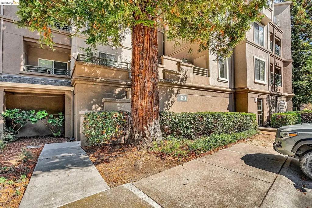 180 Caldecott Lane Oakland CA 94618