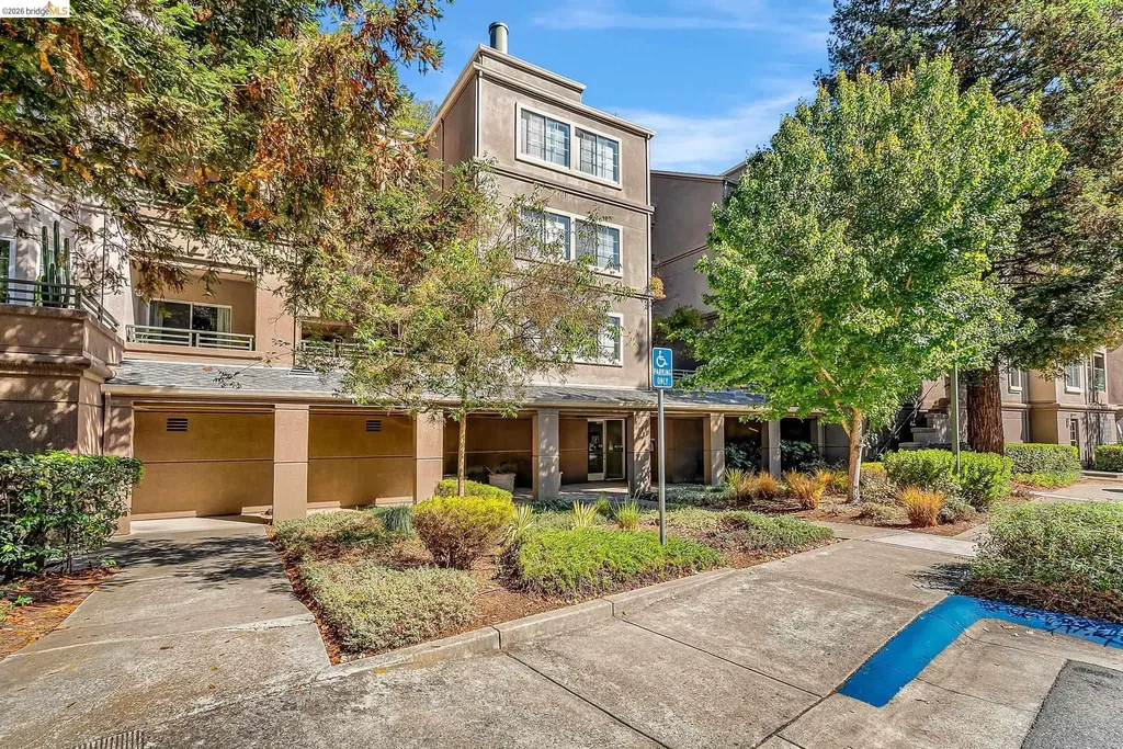 180 Caldecott Lane Oakland CA 94618