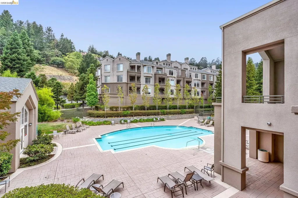 180 Caldecott Lane Oakland CA 94618