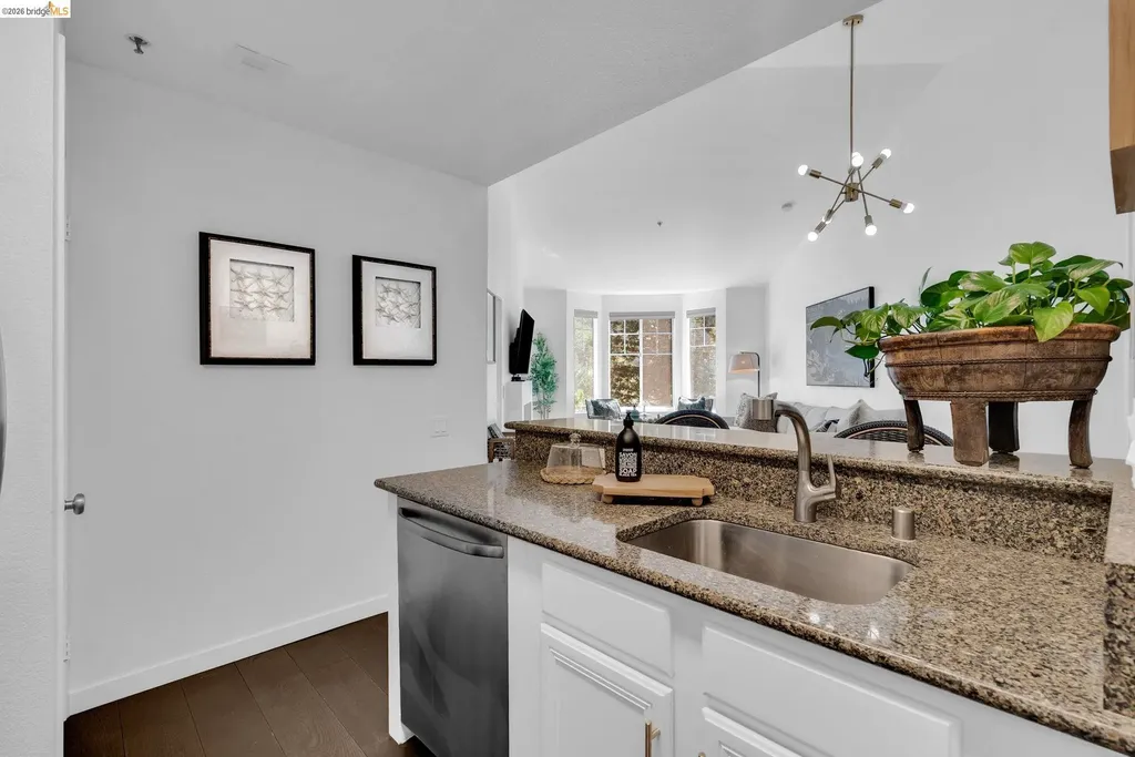 180 Caldecott Lane Oakland CA 94618