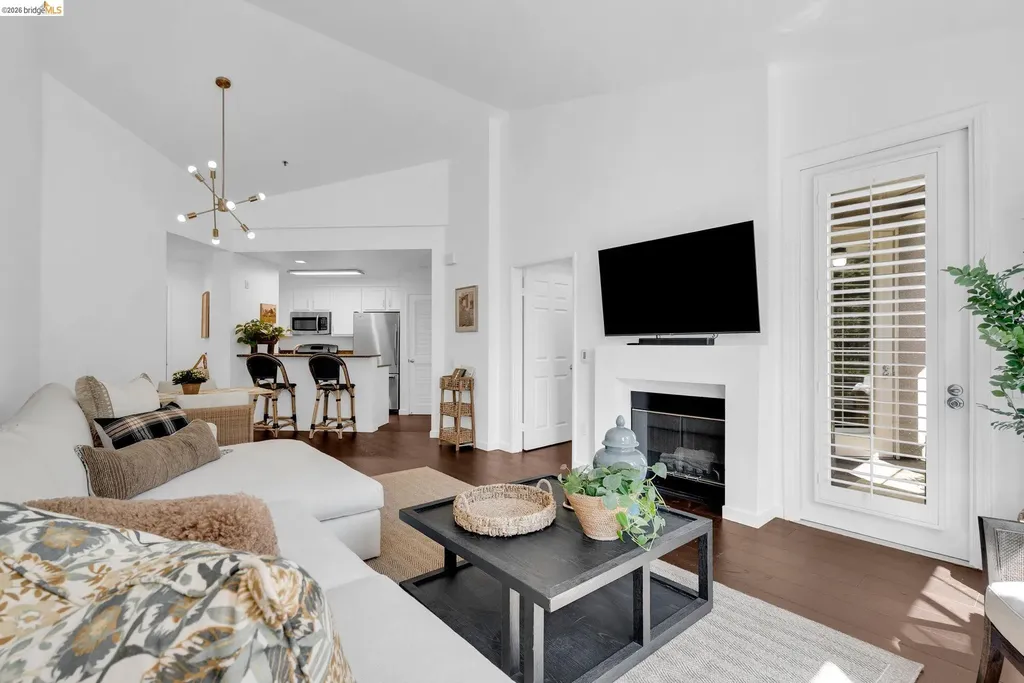 180 Caldecott Lane Oakland CA 94618