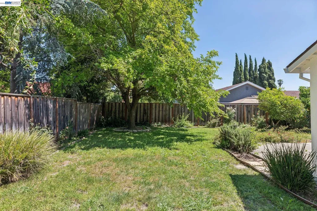 2884 Lyon Circle Concord CA 94518