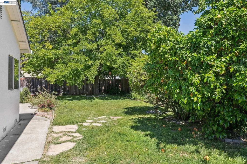 2884 Lyon Circle Concord CA 94518