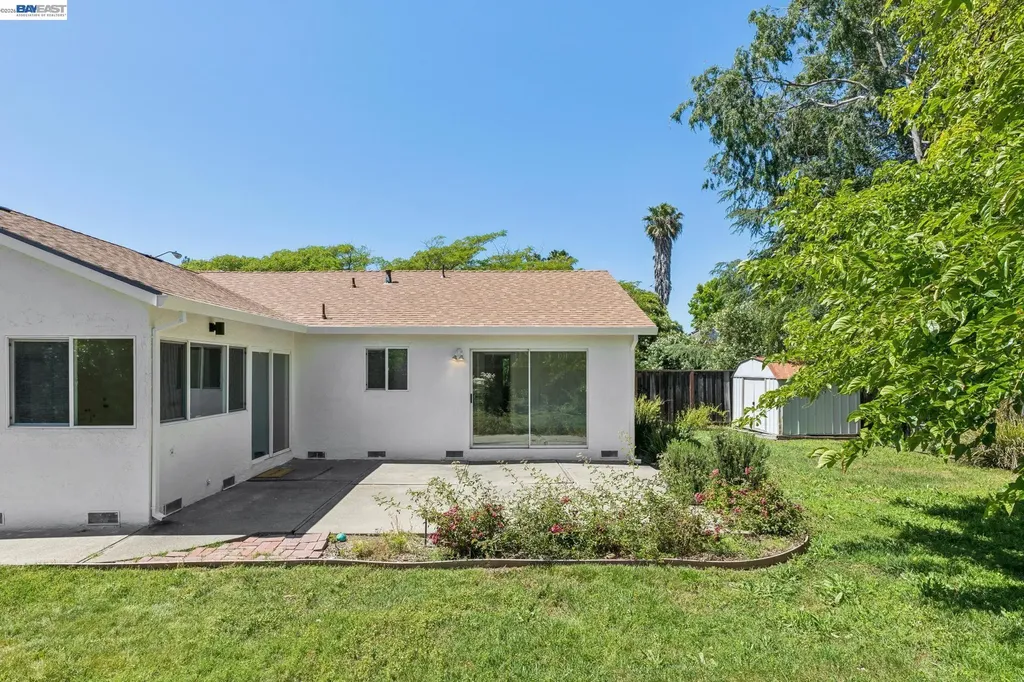 2884 Lyon Circle Concord CA 94518