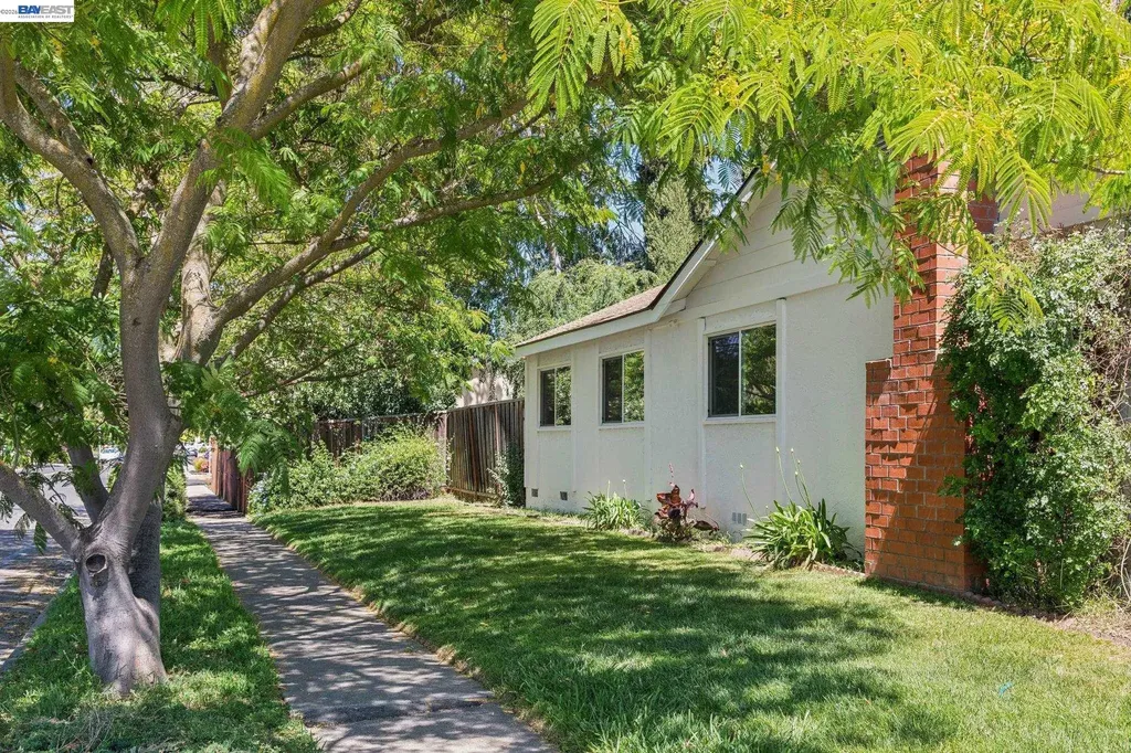 2884 Lyon Circle Concord CA 94518