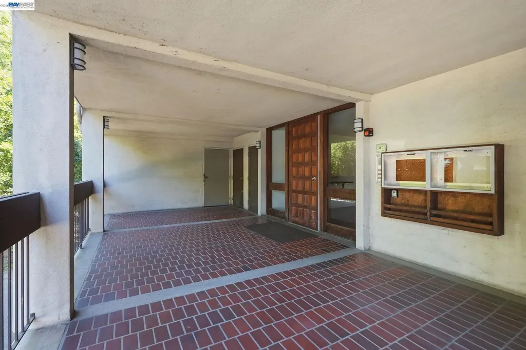 444 Merritt Avenue Oakland CA 94610
