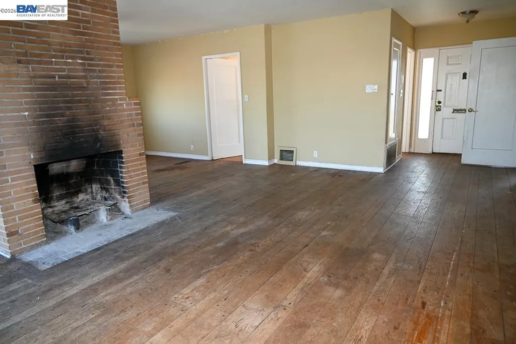 8809 Seneca Street Oakland CA 94605