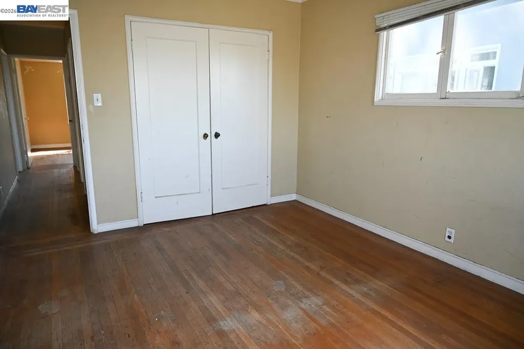 8809 Seneca Street Oakland CA 94605