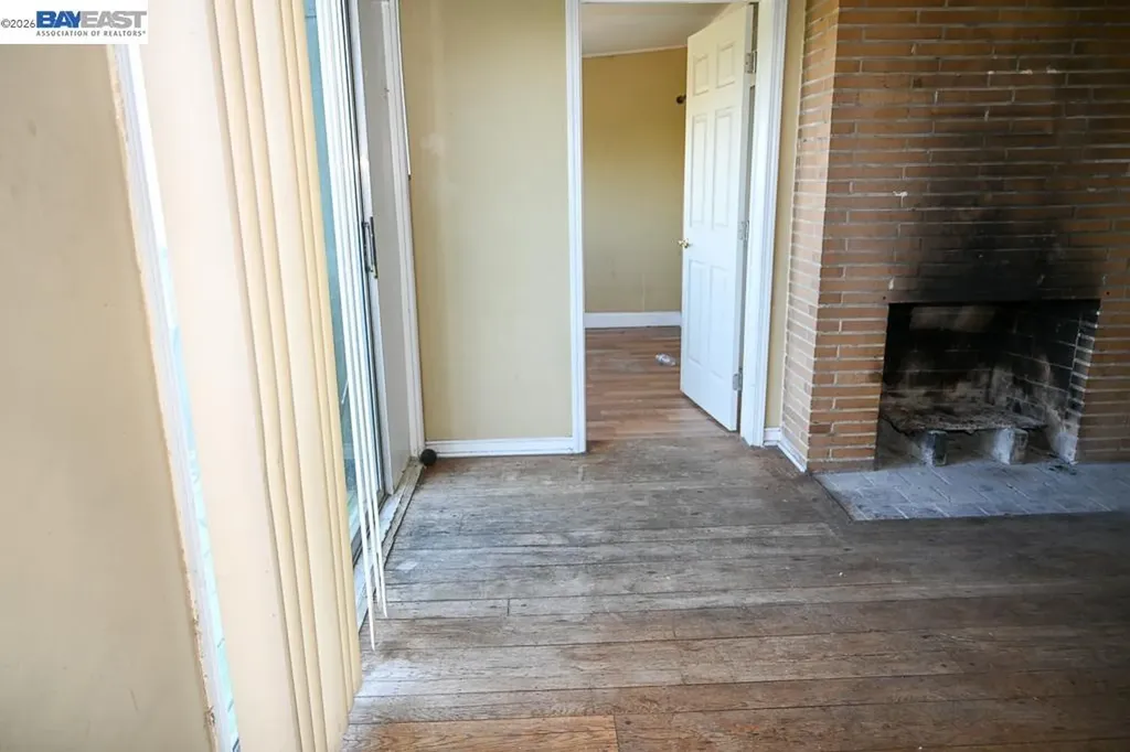 8809 Seneca Street Oakland CA 94605