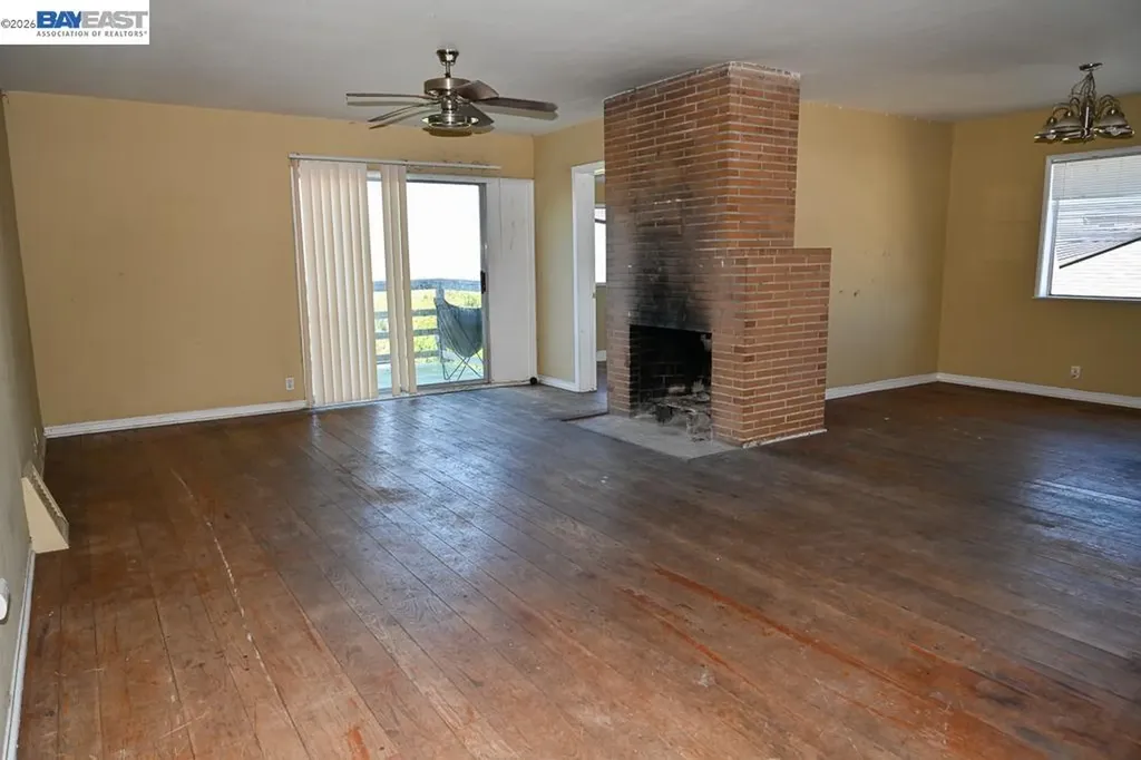 8809 Seneca Street Oakland CA 94605