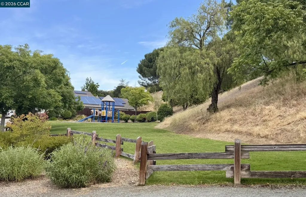 2407 Saybrook Place Martinez CA 94553